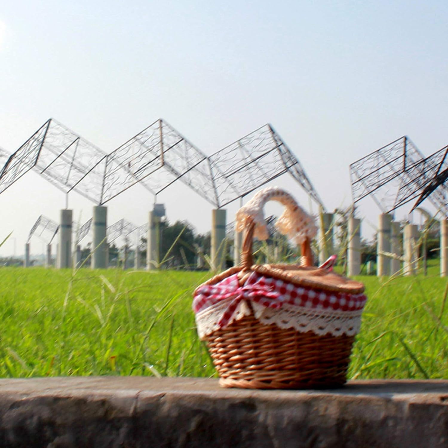 Wicker Picnic Basket with Lid and Handle, Vintage Outdoor Hamper